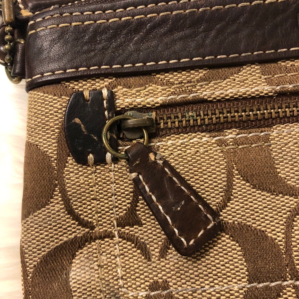 Coach Wristlet - Picture 3 of 10